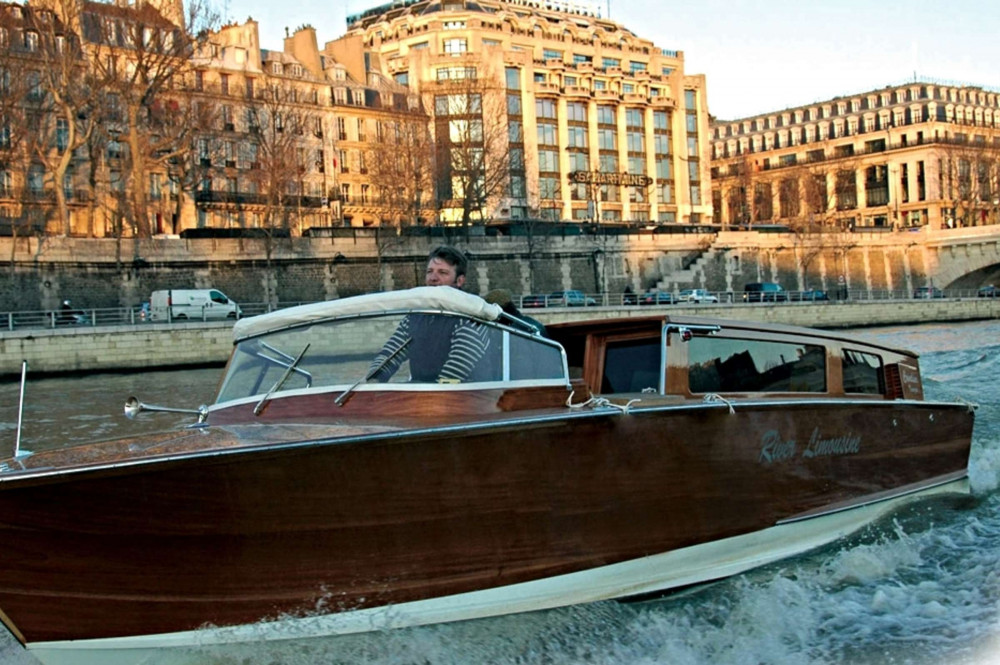 Expert-led Paris River Cruise Tour By Private Luxury Yacht