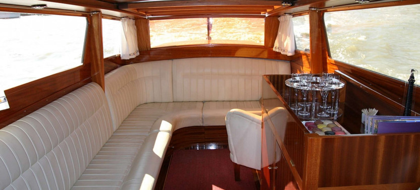 Expert-Led Paris River Cruise Tour By Private Luxury Yacht