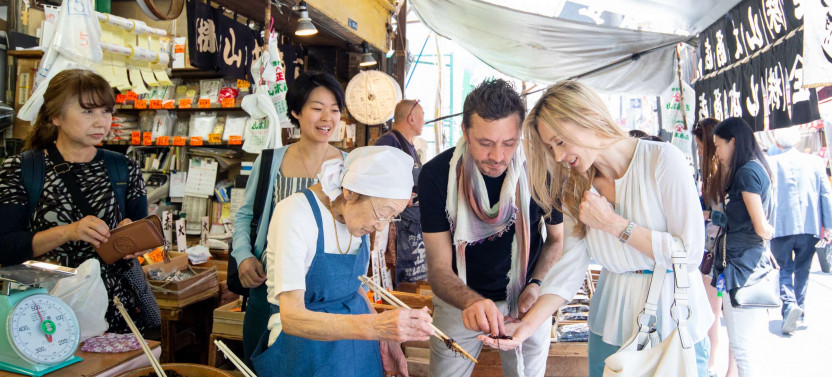 Expert-led Tokyo Tsukiji Market Experience