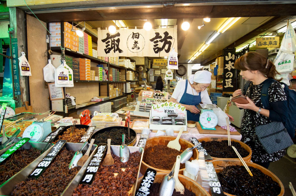 Expert-led Tokyo Tsukiji Market Experience