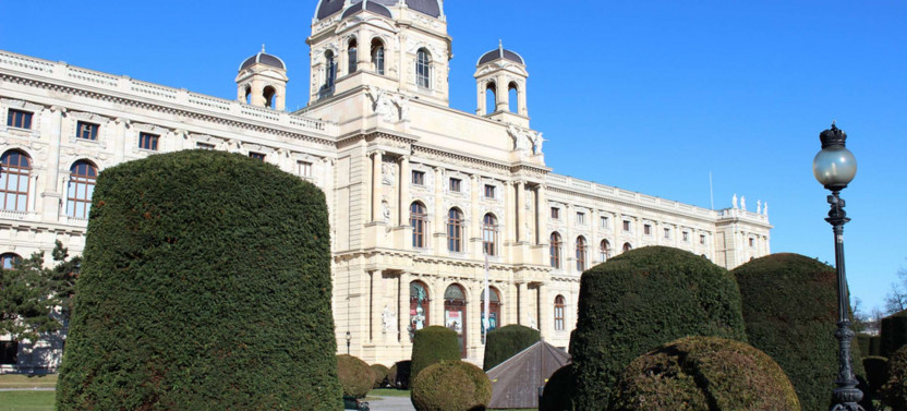 Expert-led Ringstrasse Boulevard Tour: History And Architecture