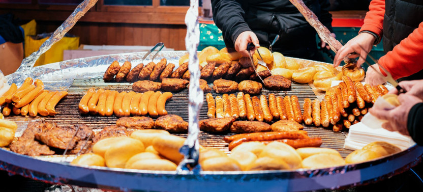 Expert-led Vienna Food Tour: Christmas Market Traditions