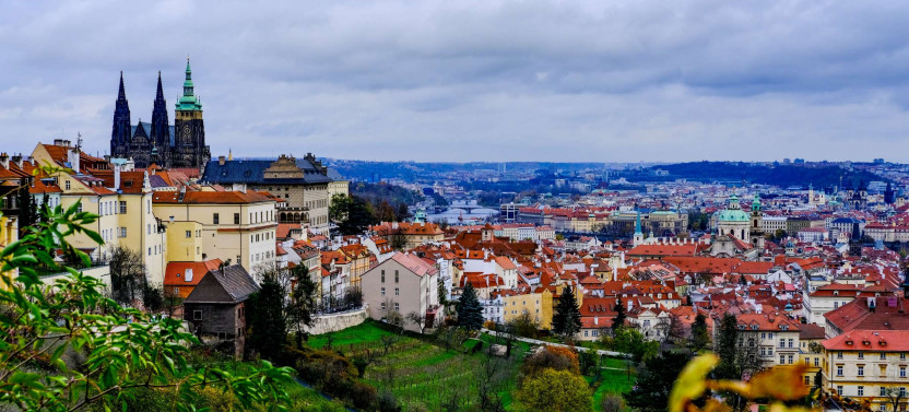 Expert-led Prague Castle District Tour With Strahov Monastery