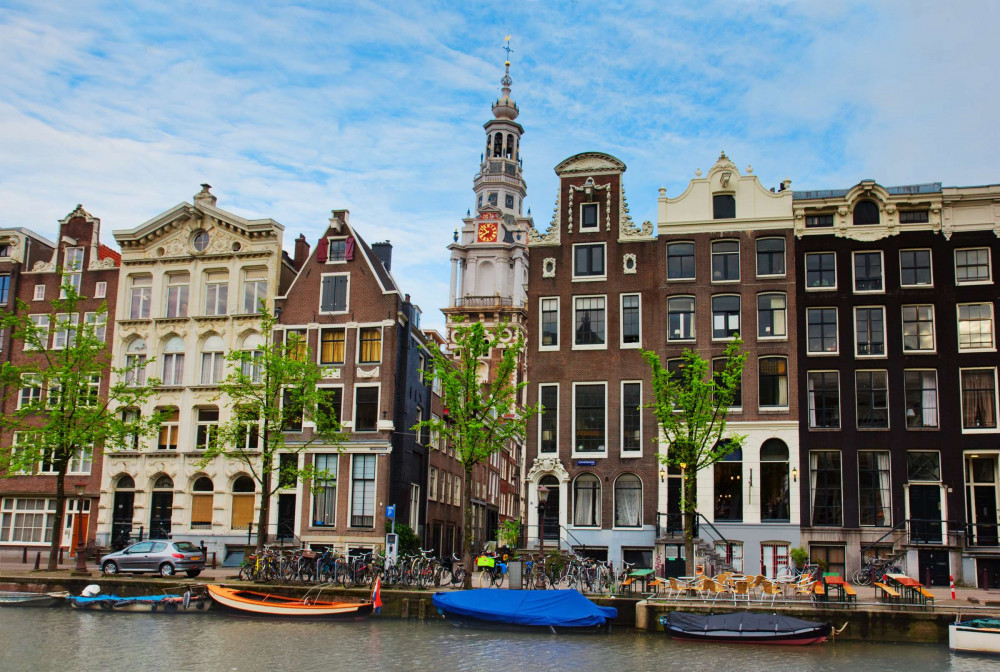 Expert-led Amsterdam Canal History Cruise