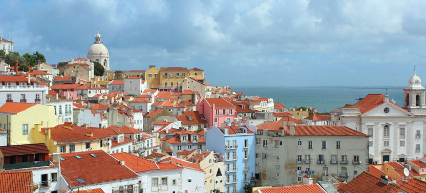 Private Expert-led Alfama Neighborhood Tour