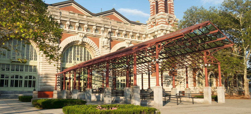 Expert-led Statue Of Liberty And Ellis Island Tour