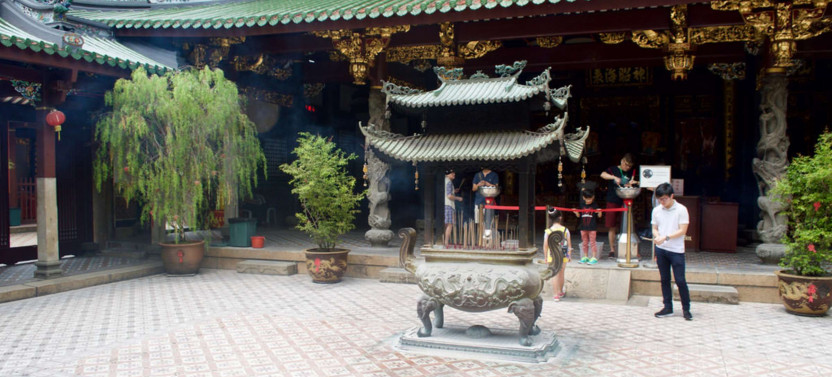 Expert-led Singapore Chinatown Tour