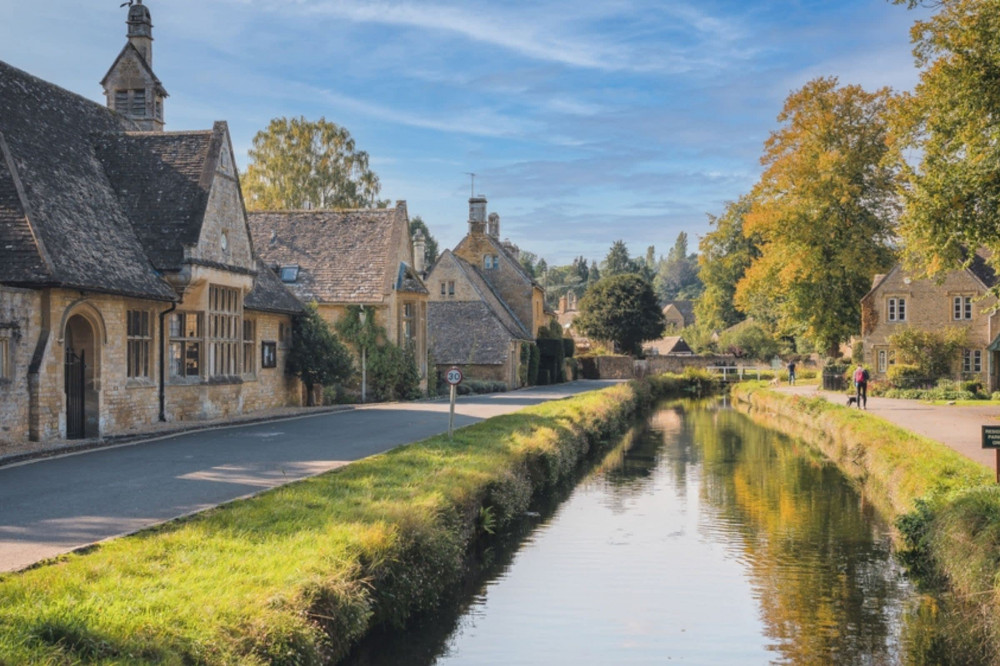 Expert-led Full-day Cotswolds Day Trip From London