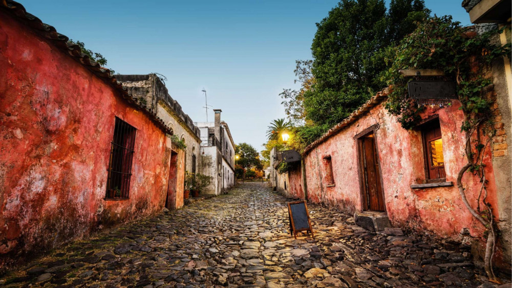 Expert-led Colonia Del Sacramento Day Trip From Buenos Aires