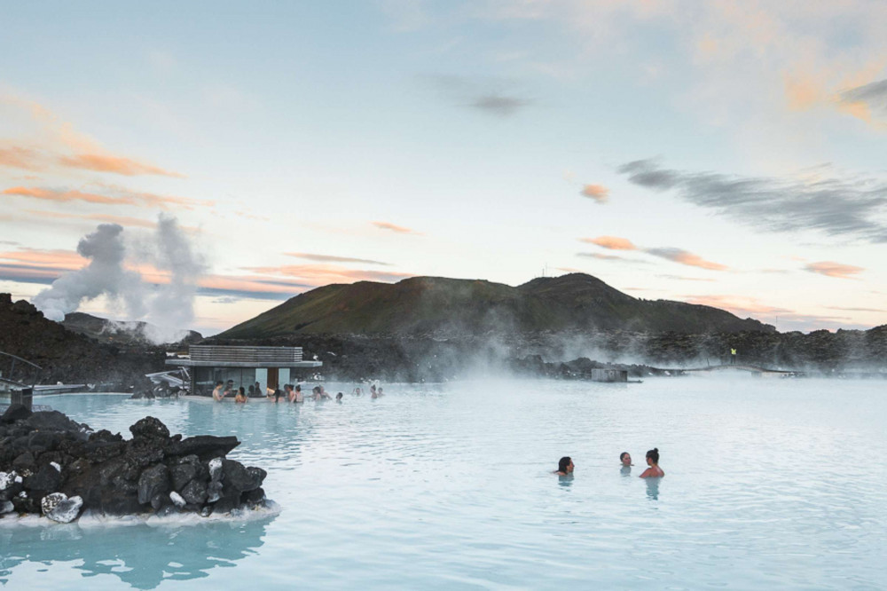 Expert-led Reykjanes Tour From Reykjavik: Lava Tunnel & Blue Lagoon Entry