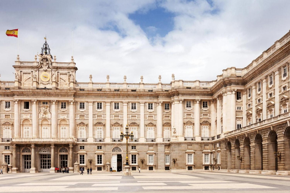 Skip The Line Guided Tour of the Royal Palace (Spanish)