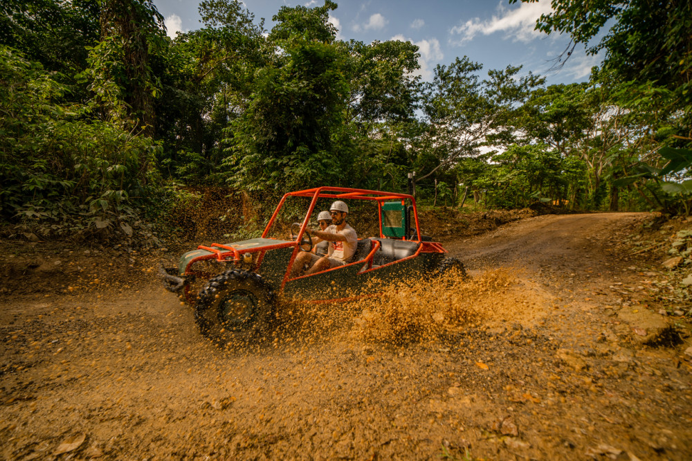 Punta Cana: Zipline, Chairlift, Buggy & Horse Ride Adventure