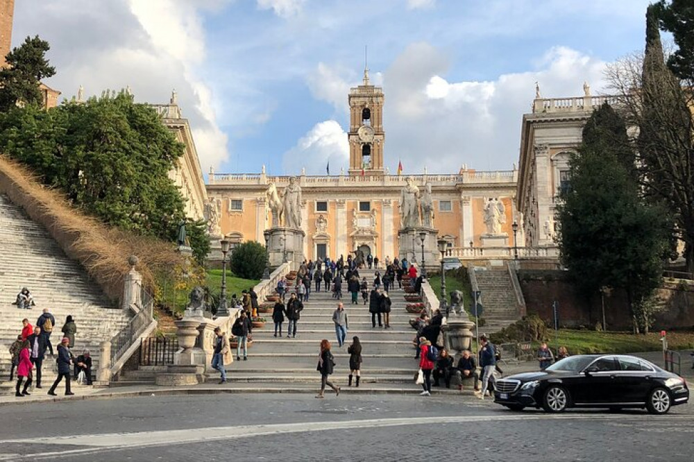Private Chauffeur-Driven Tour of Rome: Top 10 Highlights + official Guide