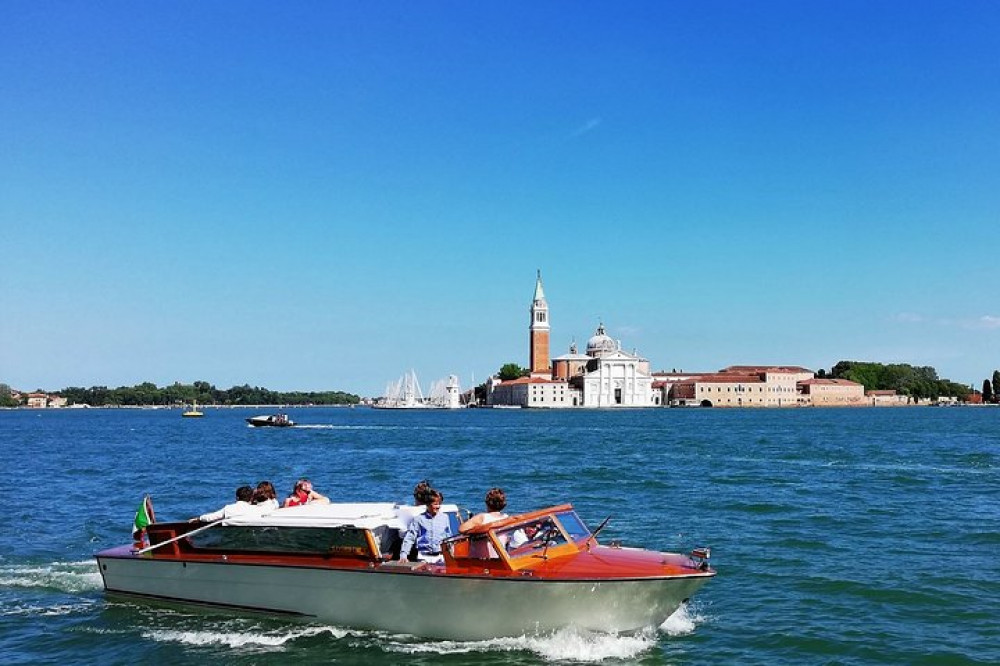 Venice from Rome: Private Day Trip by train with Tour of Islands included!