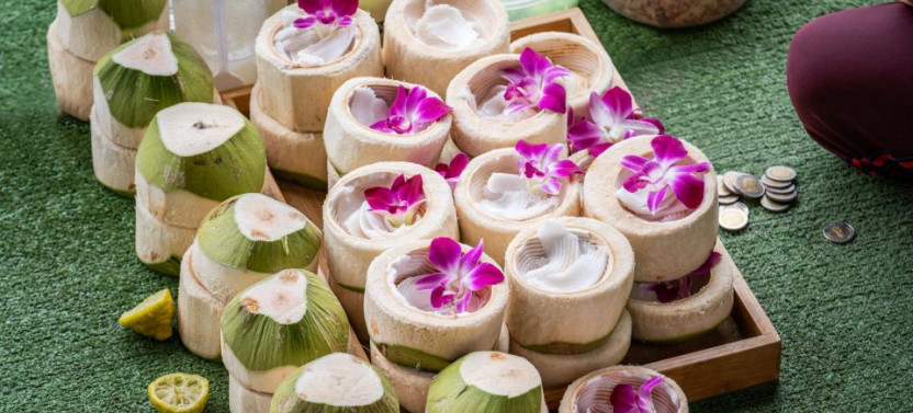 Bangkok Railway & Damnoen Saduak Floating Market with Bangkok City Transfer