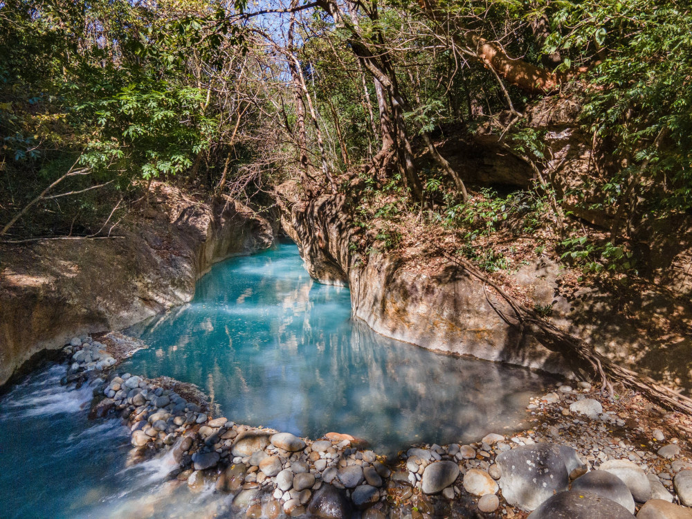 Combo Lunch + Las Chorreras Waterfalls + Blue River Ponds