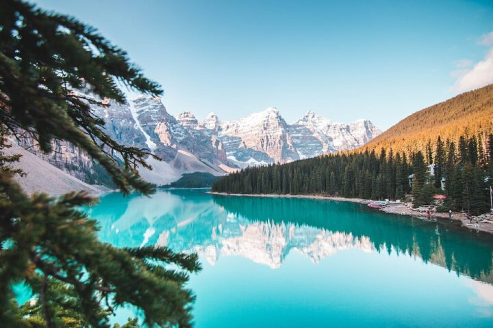 Tour of Lake Louise & Moraine, Johnston Canyon from Canmore