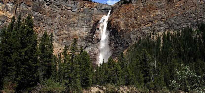 Lake Louise, Moraine & Takakkaw Falls Day Tour from Calgary/Canmore/Banff