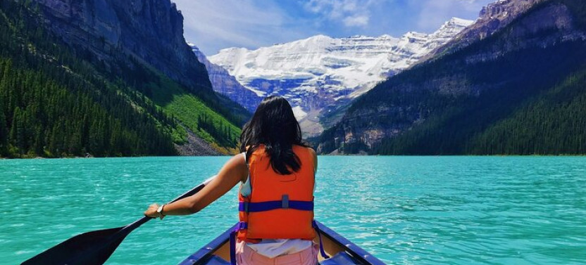Lake Louise, Moraine Lake, Emerald Lake & Banff Town Full Day Tour