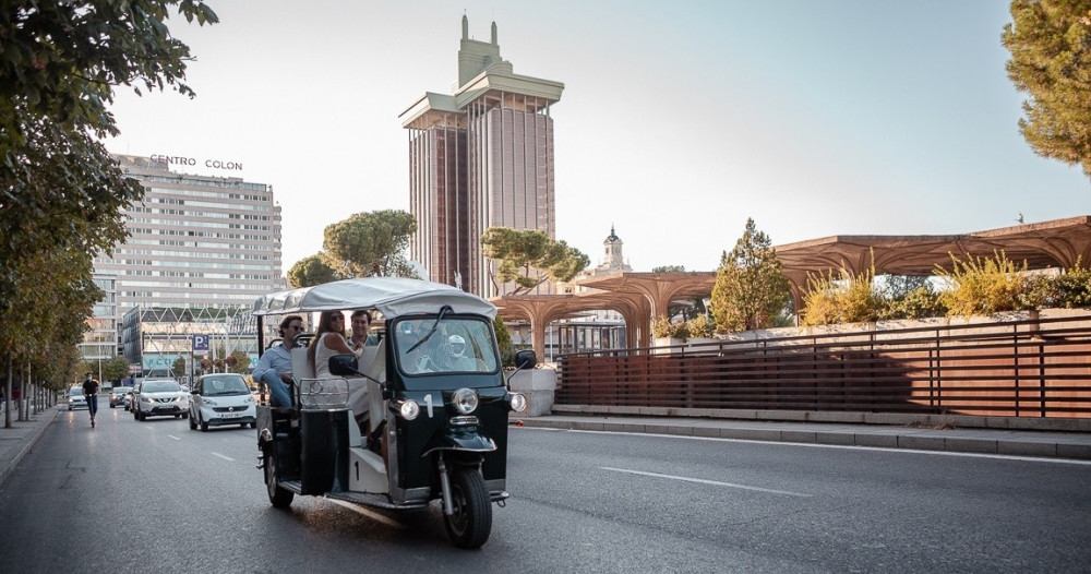 Madrid Welcome Tour in Private Eco Tuk Tuk