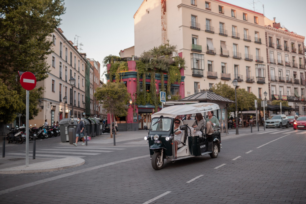 Madrid Expert Plus Tour in Private Eco Tuk Tuk