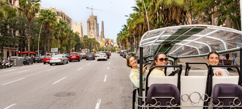 Barcelona Express Tour in Private Eco Tuk Tuk