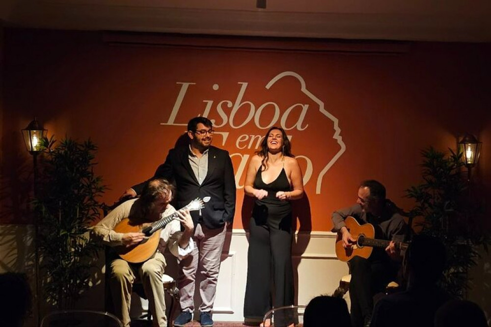 Intimate Live Fado Music Show in Lisbon with Port Wine