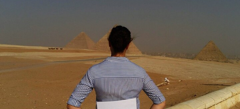 Cairo Highlights Day Tour: Giza Pyramids, GEM & Khan El Khalili Bazaar