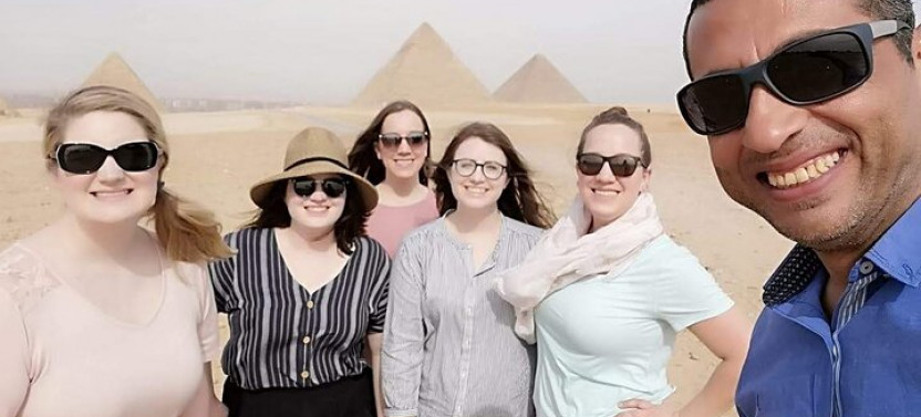Cairo Highlights Day Tour: Giza Pyramids, GEM & Khan El Khalili Bazaar