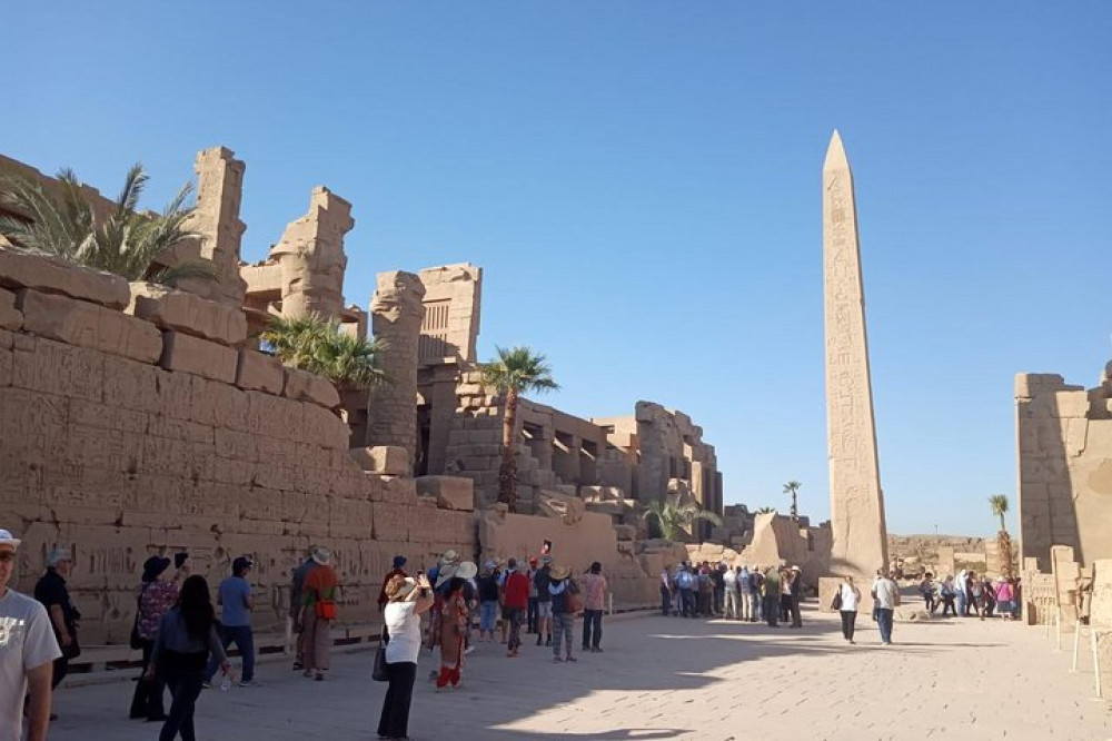 Full day to Luxor: West & East Bank with Tour Guide from Cairo