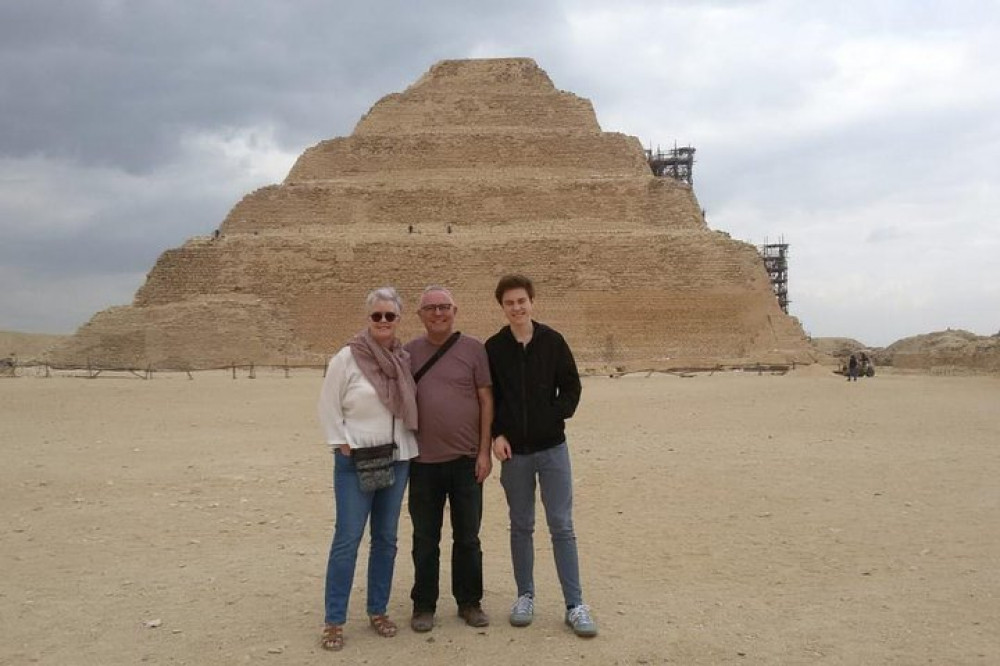 Private Full Day guided tour to Giza Pyramids, Sphinx, Sakkara & Dahshour