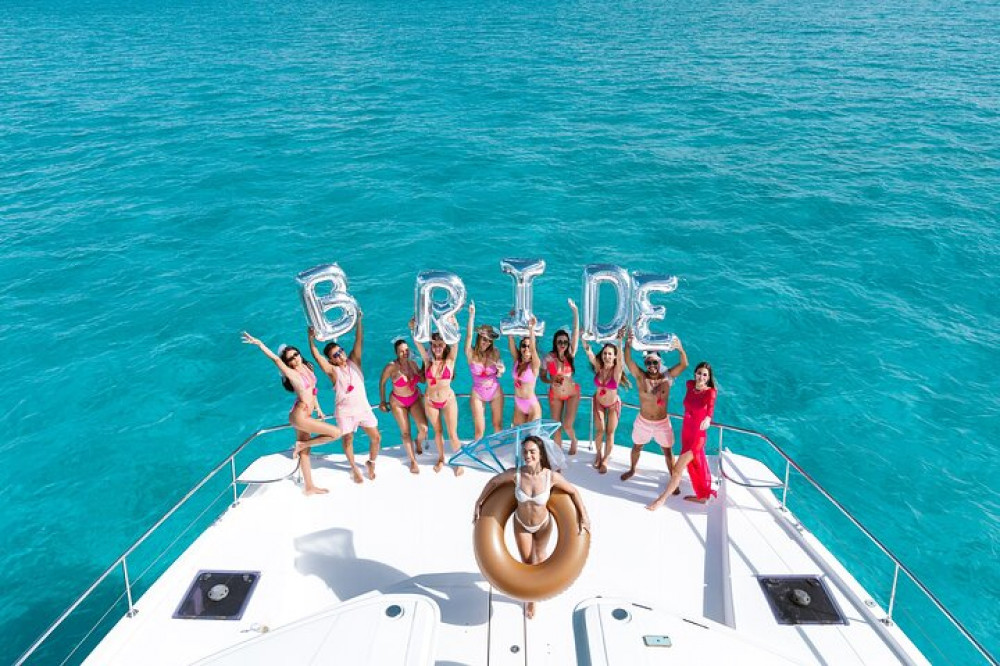 All Inclusive Cancún: Bachelorette Party on Catamaran 51¨ Leopard