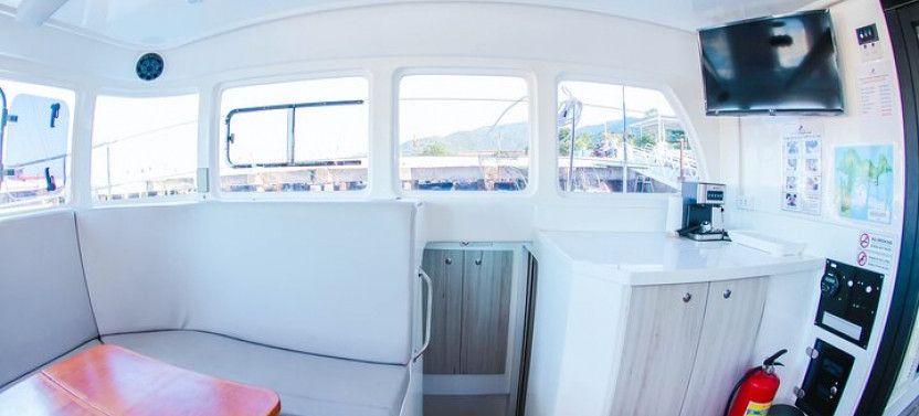 From Da Nang: 4 Hours Son Tra Peninsula Luxury Yacht Rental