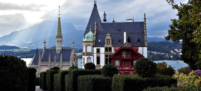 Private Lucerne Villas & Castles Walking Tour