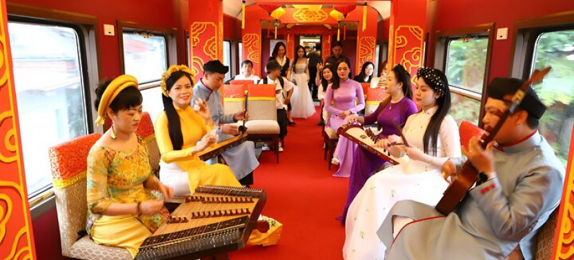 Full Day Historical Train Exploration of Hue from Da Nang