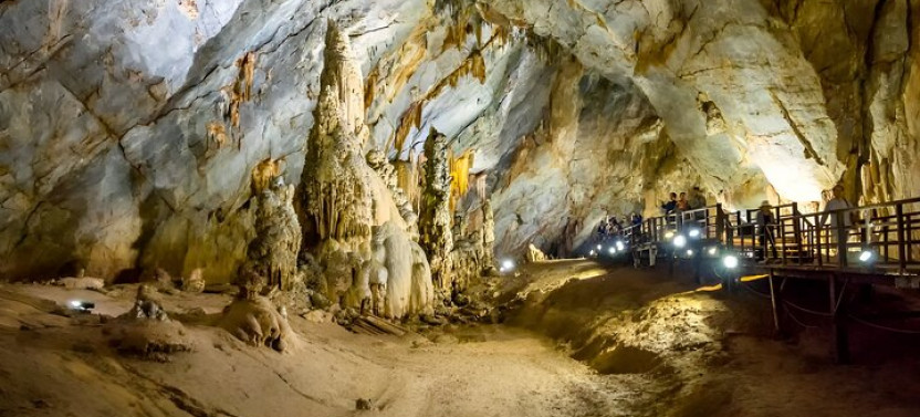 Full Day Paradise Cave Small Group Tour from Hue