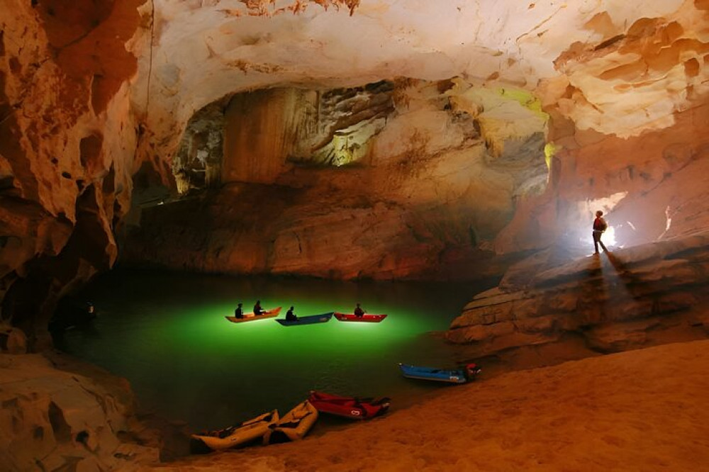 Full Day Paradise Cave Small Group Tour from Hue