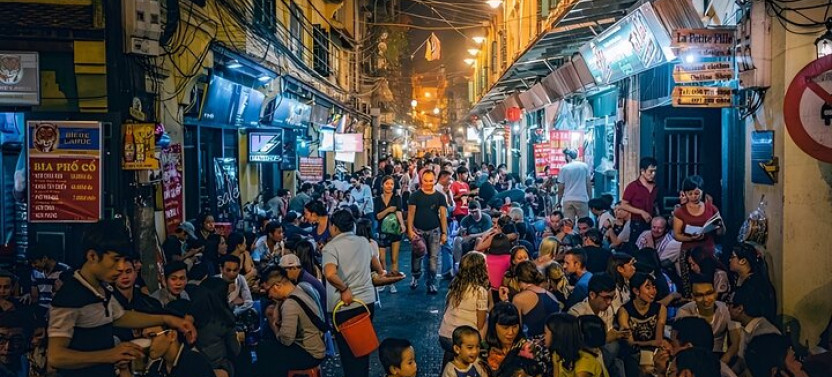 Hanoi Motorbike Evening Food Tour