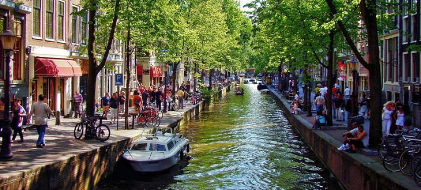 Private Arrival Transfer from Brussels to Amsterdam by Luxury car