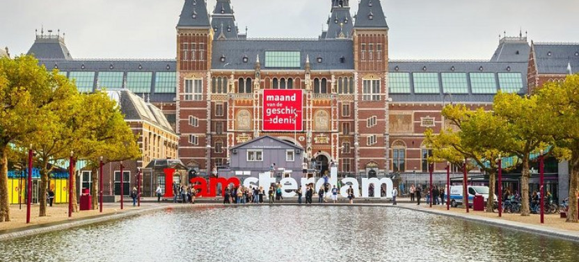 Private Arrival Transfer from Brussels to Amsterdam by Luxury car