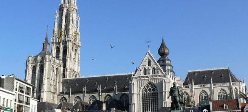 Private Arrival Transfer from Antwerp Airport to Brussels By Luxury Car