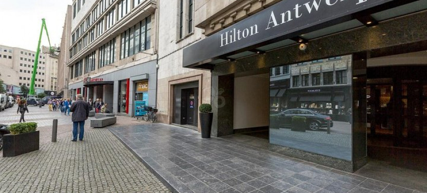 Private Arrival Transfer from Antwerp Airport to Brussels By Luxury Car