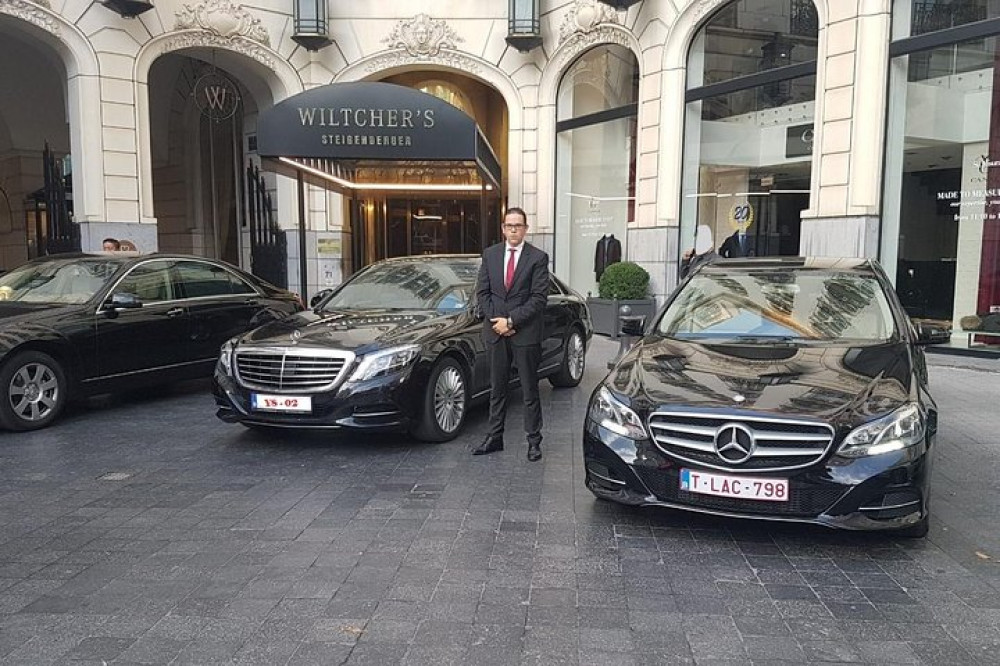 Private Arrival Transfer from Antwerp Airport to Brussels By Luxury Car