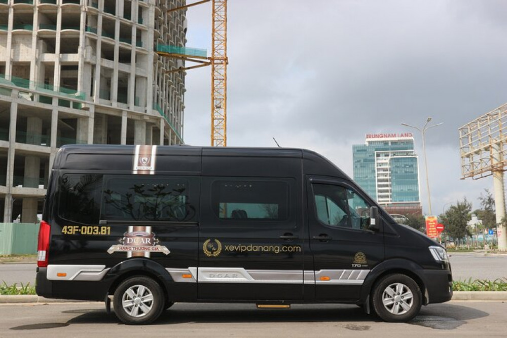 VIP Van Limousine Transfer from Da Nang Airport/Hotel