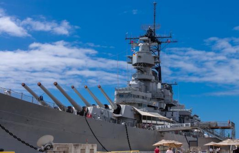 8:30am Stars & Stripes DELUXE: USS Arizona & Battleship Missouri ...