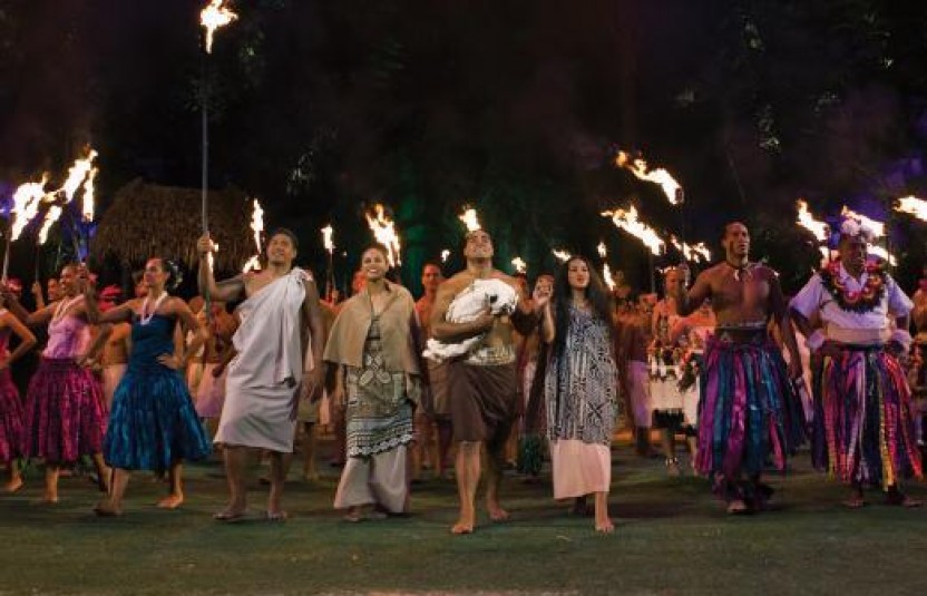 Polynesian Cultural Center: Gateway Buffet Package with Transfer
