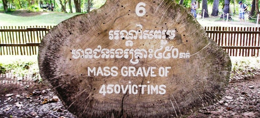 Small Group Phnom Penh: Tuol Sleng Genocide Museum & Choeung Ek