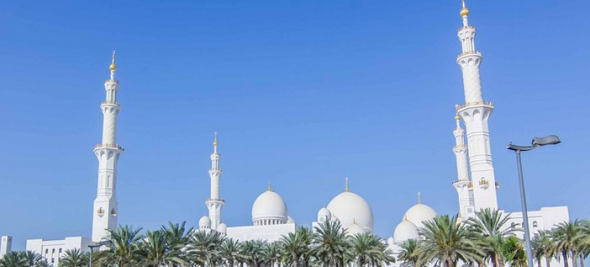 Abu Dhabi Sightseeing with Louvre Museum & Grand Mosque with 5* lunch