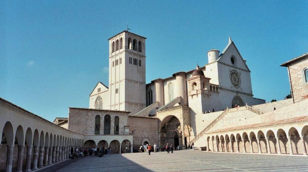 Small Group Tour of Assisi & St. Francis Basilica visit