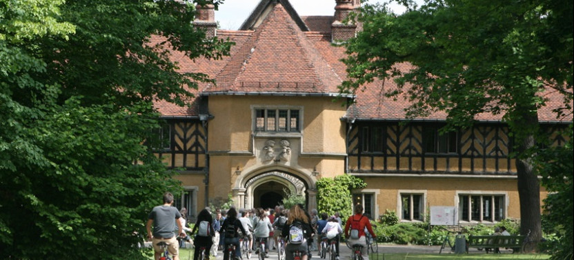 From Berlin: Gardens and Palaces of Potsdam Tour